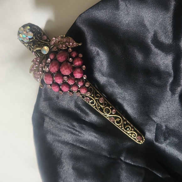 Hair Clip With Black Satin Hair Cap - Picture 2 of 6